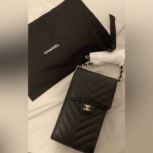 BRAND NEW Authentic chanel phone bag - Picture 5 of 6